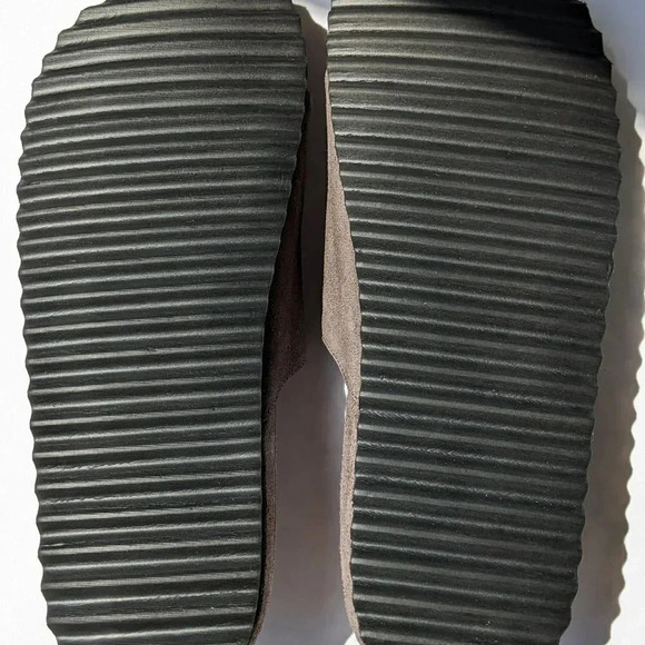 NWT The Men's Store Bloomingdale's Slide Grey Suede Sandals Size 7 (MSRP $145) - Picture 6 of 7